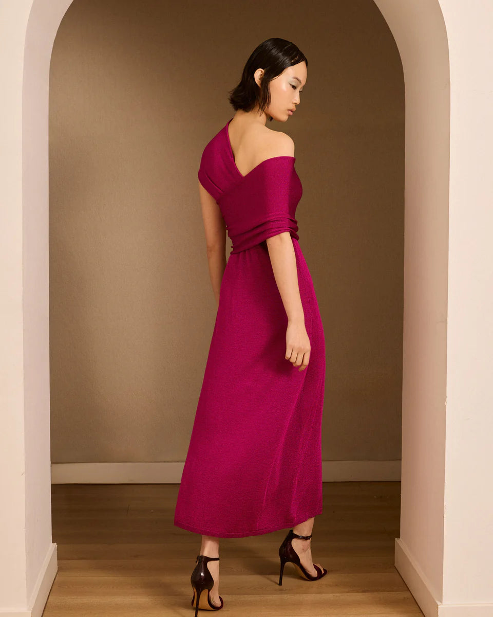 Vestido de lúrex fucsia con escote cruzado